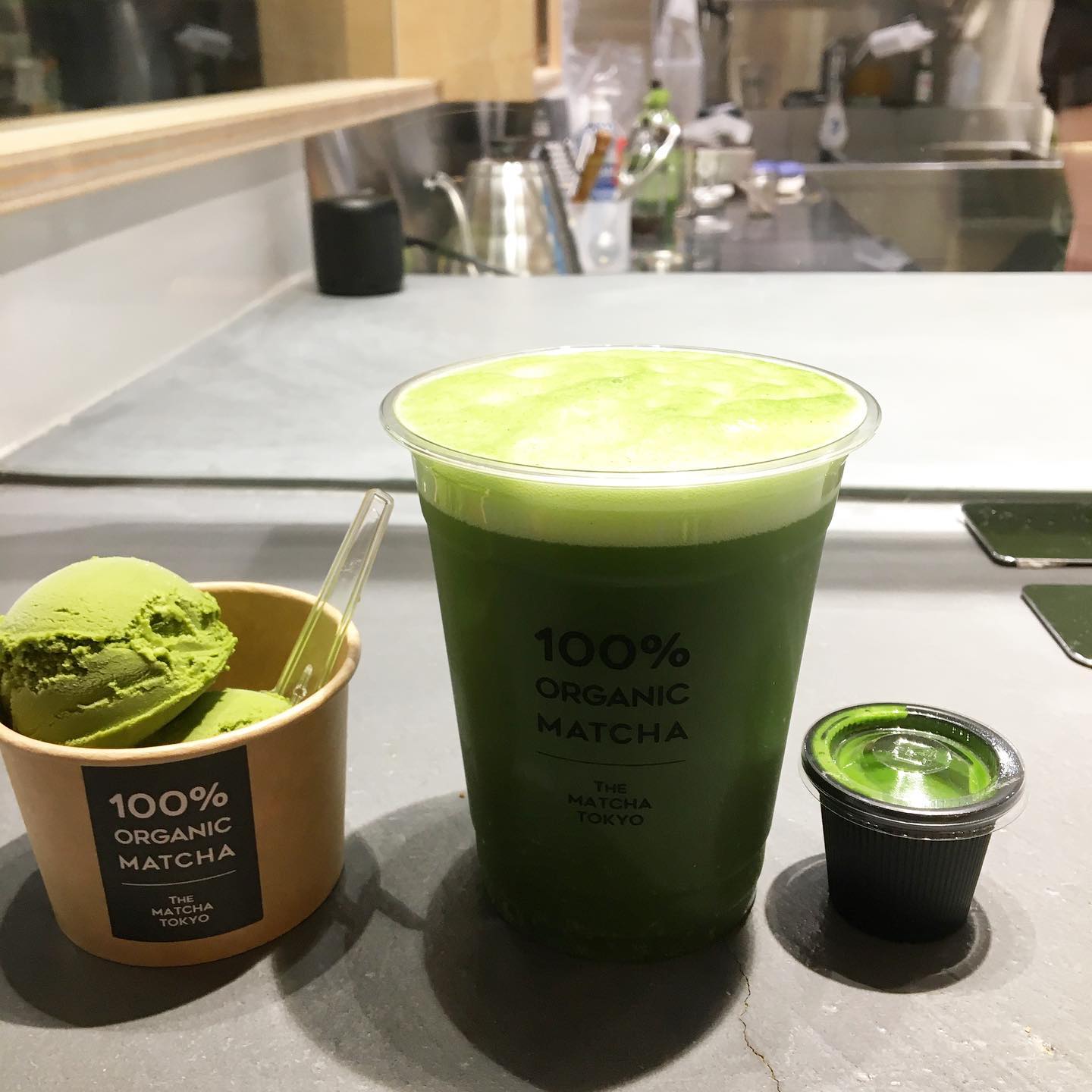 THE MATCHA TOKYO ルクア大阪店 抹茶ビール630円 ちょい呑み と スーパー銭湯